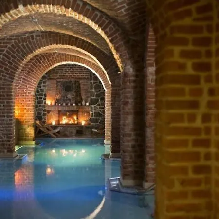 Right On The Lake, Apartment