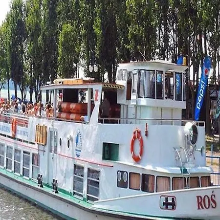 Apartment Right On The Lake,